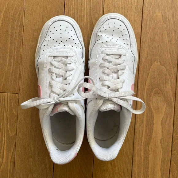 Nike Sneakers - Picture 4 of 5